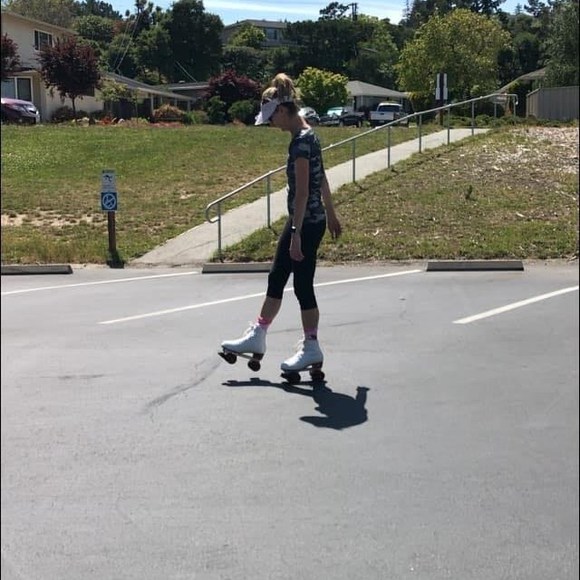 Meet your Posher, Kimberly - Picture 1 of 2